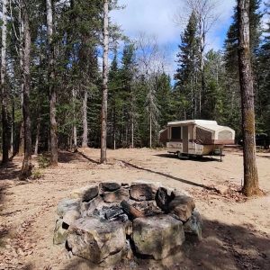 campsite-7-fire-pit-with-tent-trailer-rsz
